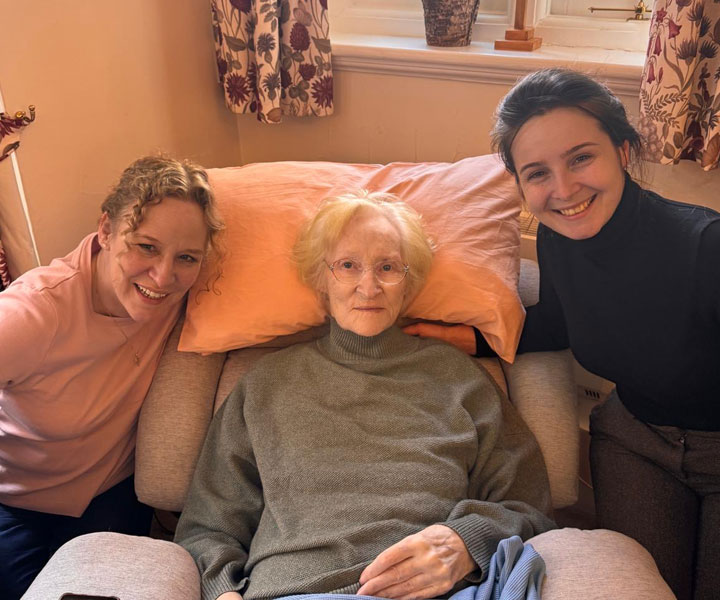 Dementia Care Transition - Buckinghamshire Care Home - Kingfishers Care Home