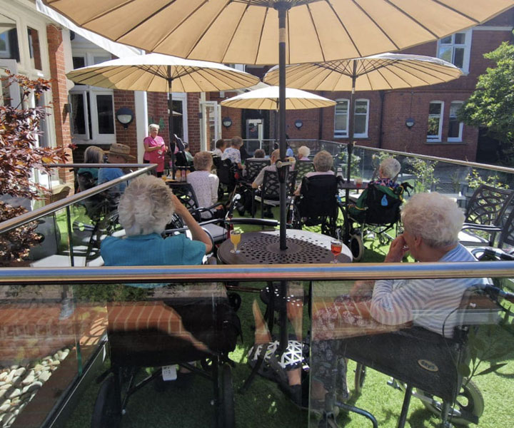 Dementia Carers Support - Care Specialists in Buckinghamshire - Kingfishers Care Home