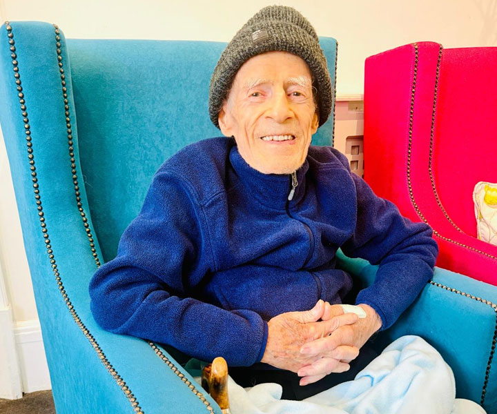 Transitioning To Dementia Care - Buckinghamshire Care Home - Kingfishers Care Home