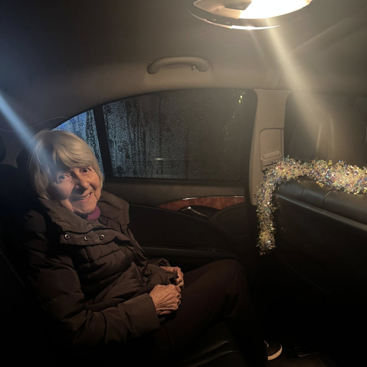 A Christmas Lights Outing For Kingfishers Residents