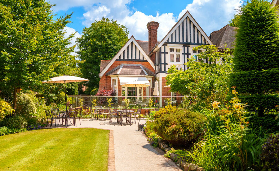 Best Care Home in Buckinghamshire - Garden And Patio