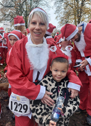 Karen Takes On Marlow’s Santa Fun Run And Makes Kingfishers Proud