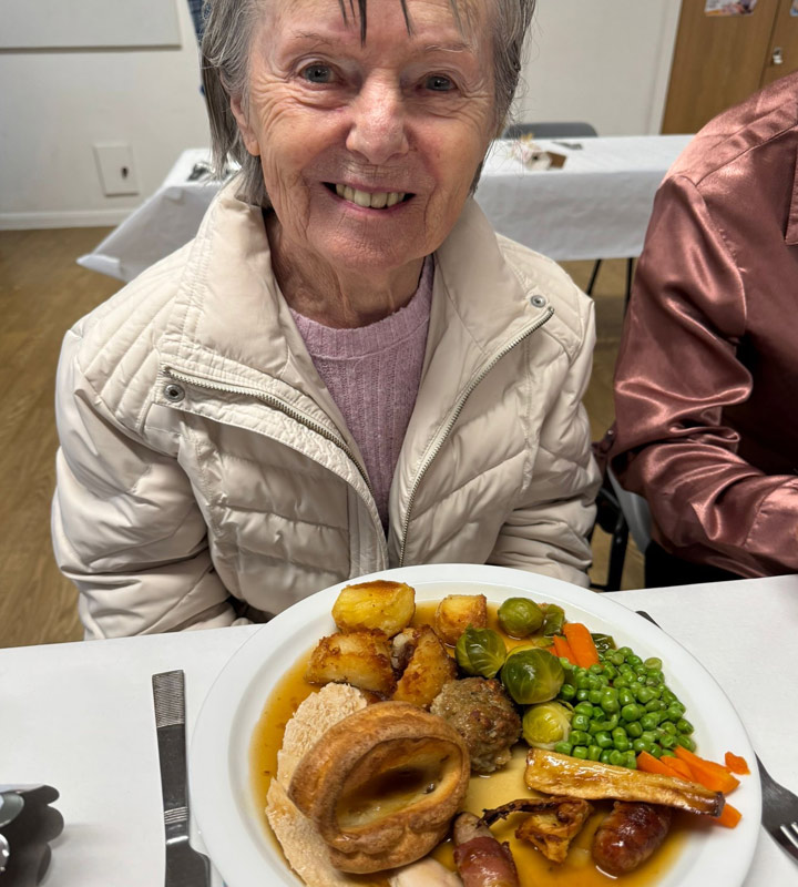 Kingfishers Residents Welcomed By Bourne End Community For Christmas Celebrations